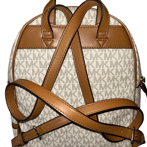 NWOT Michael Kors Rhea logo signature backpack - Picture 2 of 12